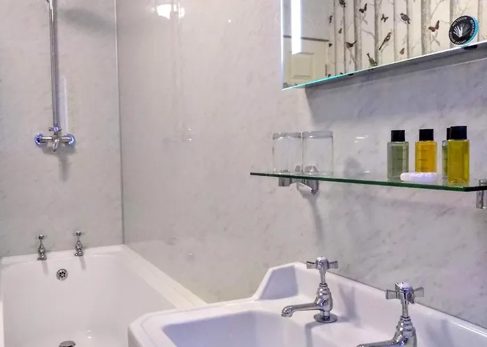 Bluebird بيت ضيافة